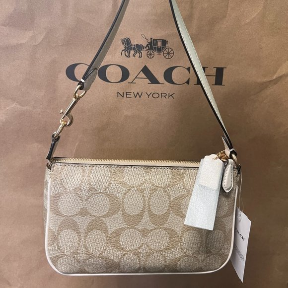 coach Nolita 19 In Signature Canvas cs442 - Picture 3 of 7